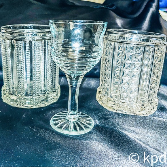 ESTATE SALE FIND! A lot of three vintage crystal glasses - Picture 1 of 9